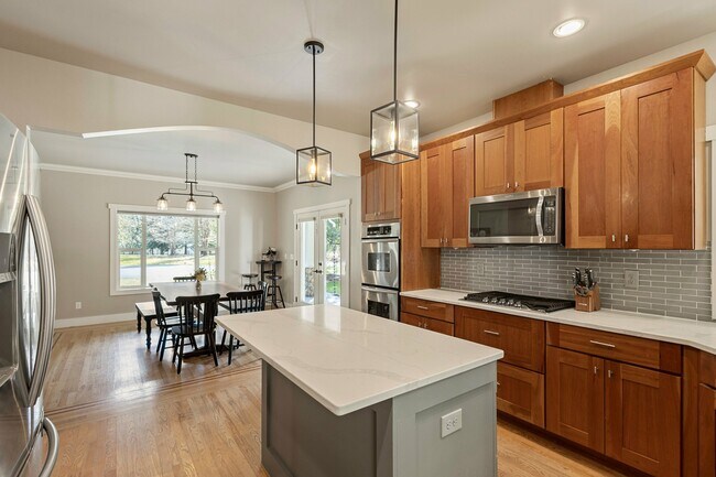 Building Photo - 37909 Theo Ln