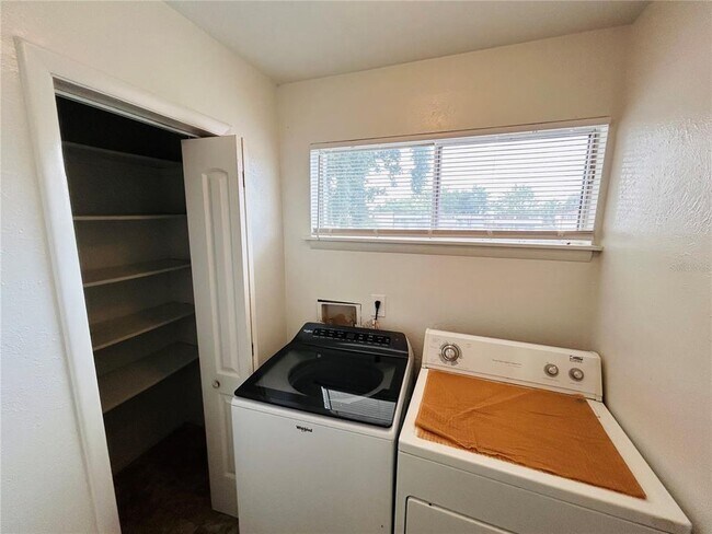 Building Photo - 3908 Crayrich Cir