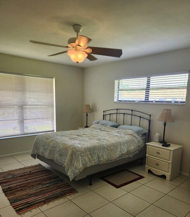 Building Photo - 4685 Laurel Tree Rd