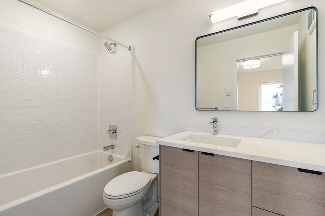 Interior Photo - 304-308 Cedar St