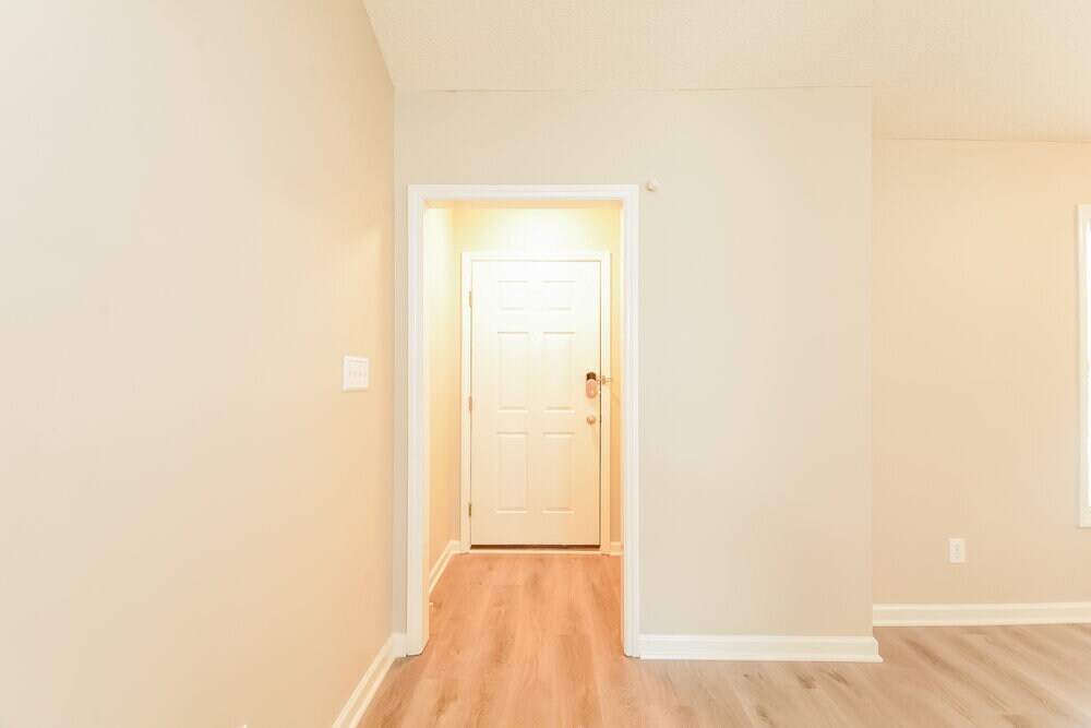 Building Photo - 1256 Grovewood Dr