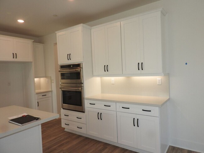 Building Photo - Brand New Smart Home in Granite Bay Beauty With Solar!!