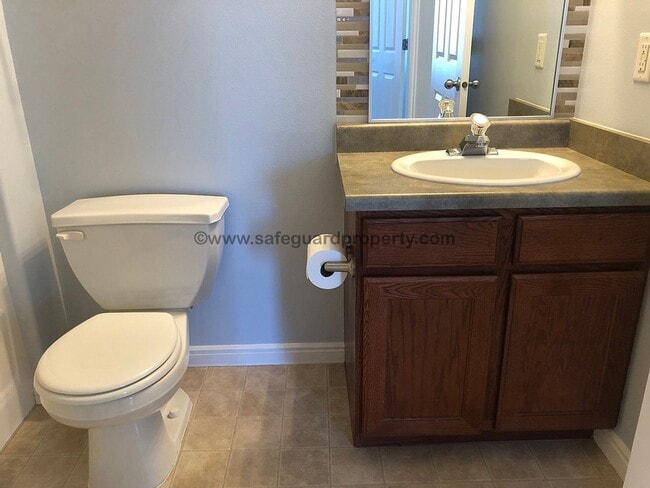 Building Photo - Fabulous 2 Bedroom Condo in Sandy