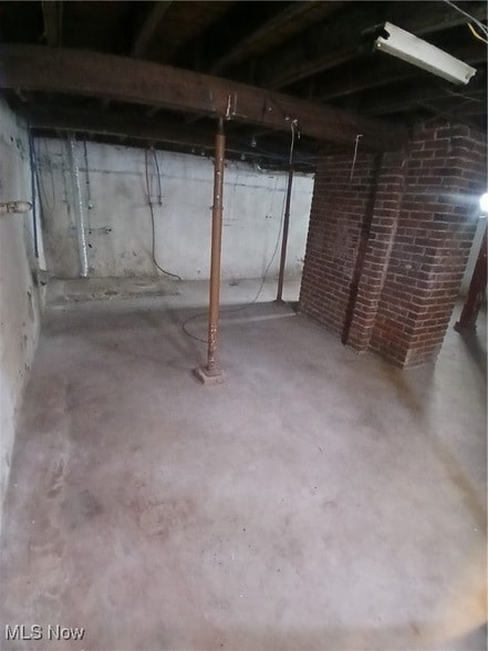 Building Photo - 39 Hilton Ave