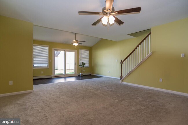 Building Photo - 68 Nettletree Ln