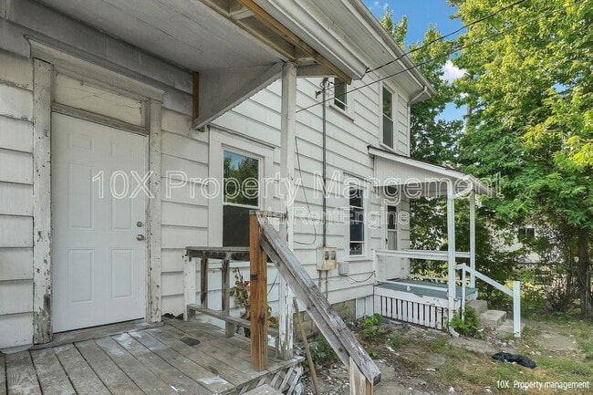 Building Photo - 334 Lechner Ave