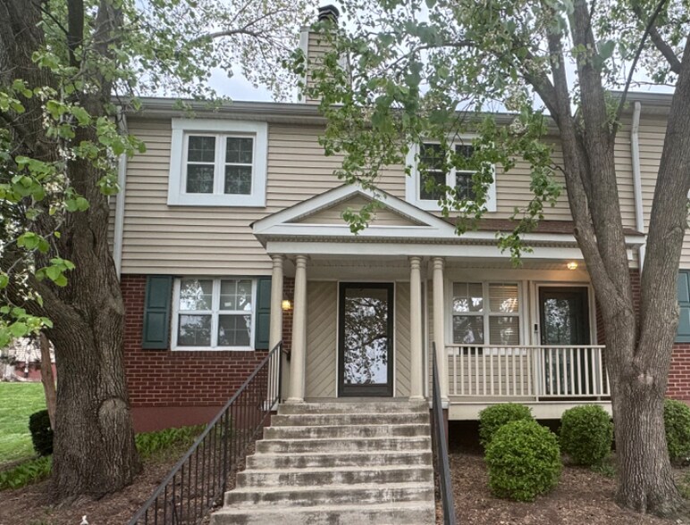 Building Photo - 1469 Bobolink Pl