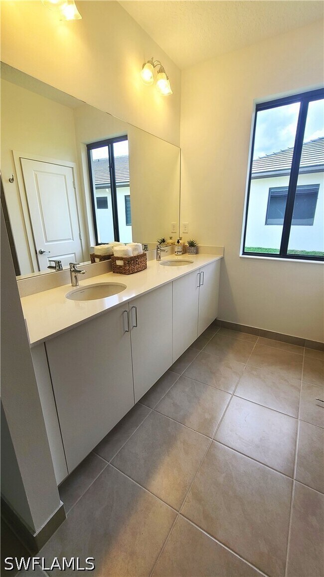 Building Photo - 5322 Nevola Ave