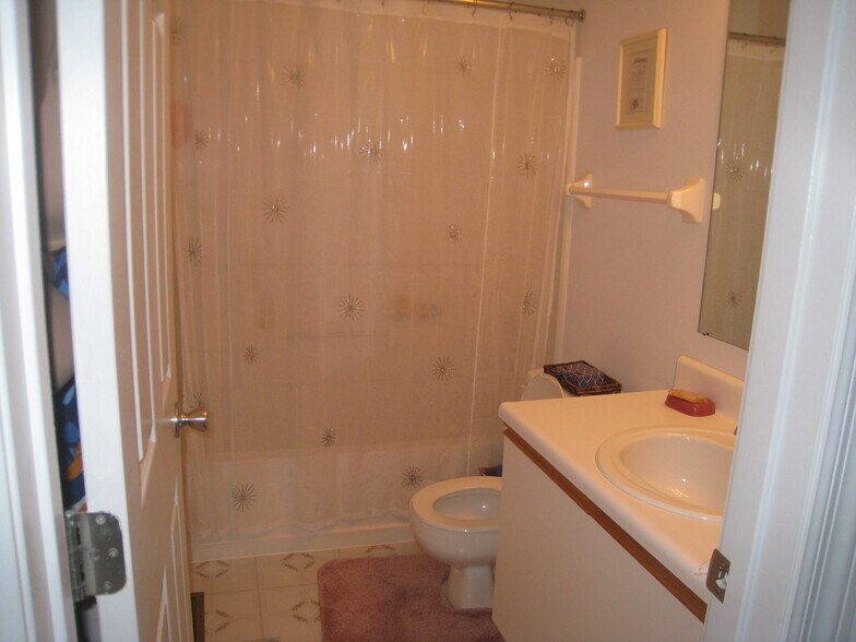 Building Photo - 5472 Baneberry Ave