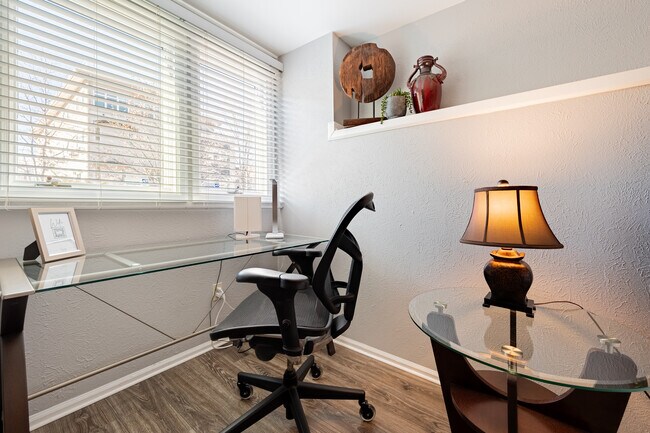 Building Photo - Capitol Hill