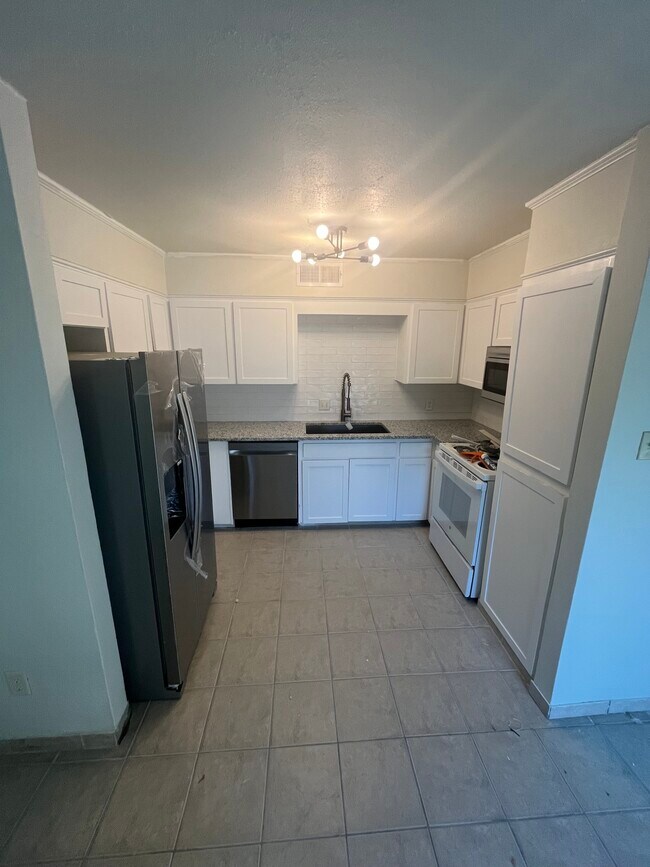 Building Photo - 408 Carter Dr