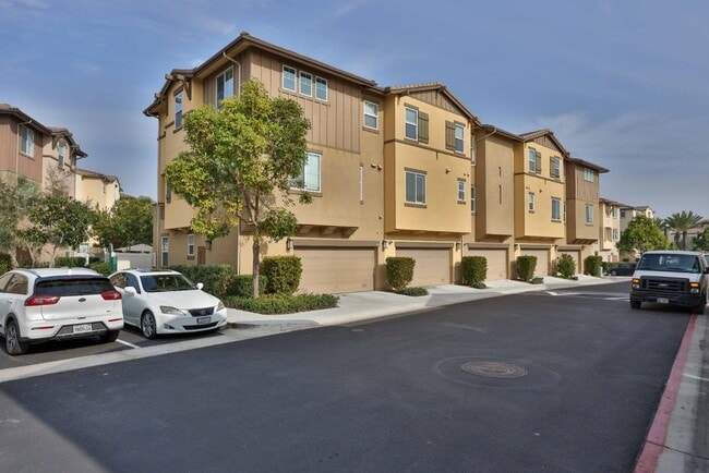 Building Photo - 5460 San Roberto