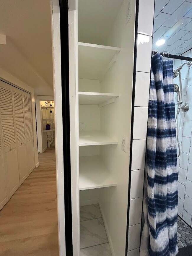 Building Photo - 9241 Pinenut Ct