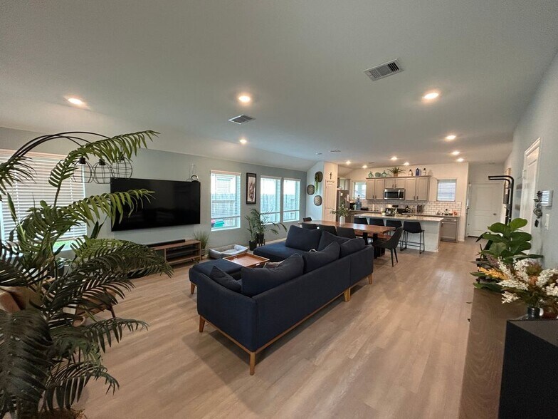 Building Photo - 21207 Bering Reach Dr