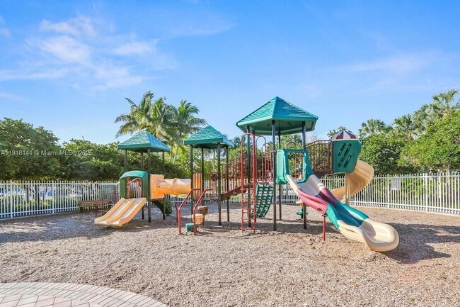 Building Photo - 874 NW 170th Terrace