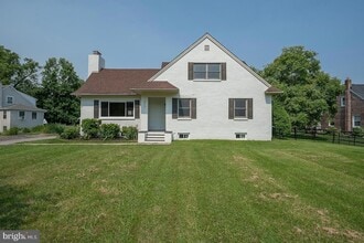 Building Photo - 353 S Old Middletown Rd