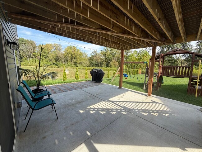 Building Photo - 483 Dusty Brook Dr