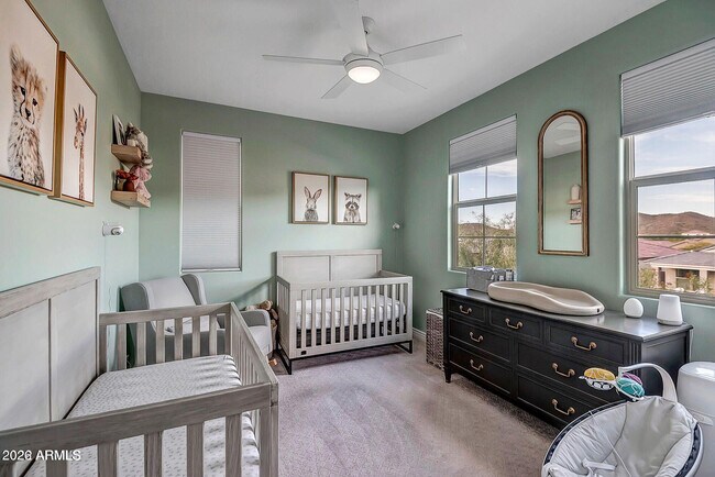 Building Photo - 517 E Balao Dr