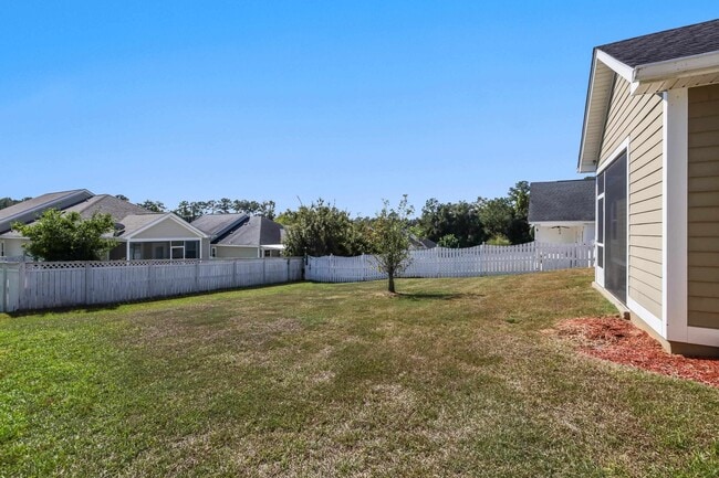 Building Photo - 2561 Lantana Ln