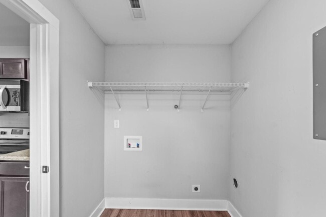 Building Photo - 410 Thad Little Rd