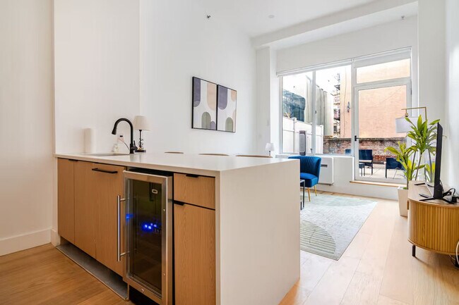 Building Photo - 19 St Marks Pl