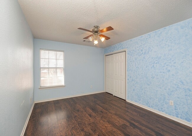 Building Photo - 7405 Stoney Point Dr