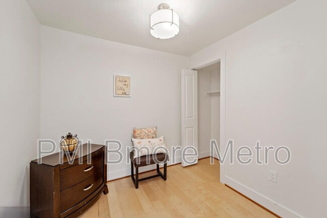 Building Photo - 2329 E Madison St