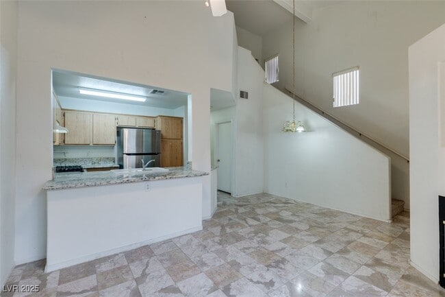 Building Photo - 48 Belle Essence Ave
