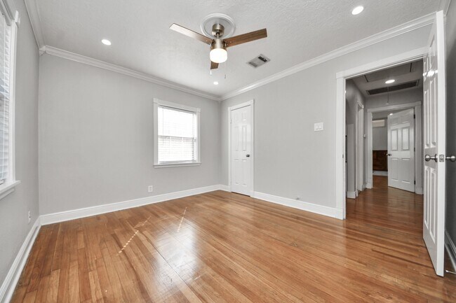 Building Photo - 602 Fostoria Ln