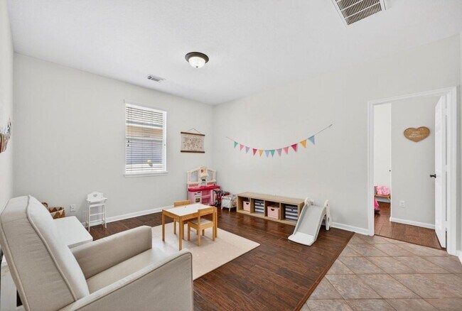 Building Photo - 15226 Olmstead Park Dr