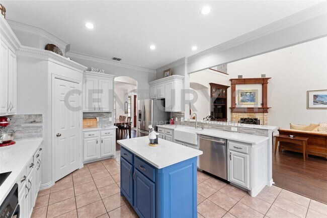 Building Photo - Beautifully Maintained, 2-Story 5/3.5/3 Ne...