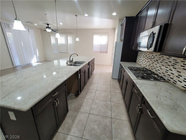 Building Photo - 5564 Bethany Bend Dr
