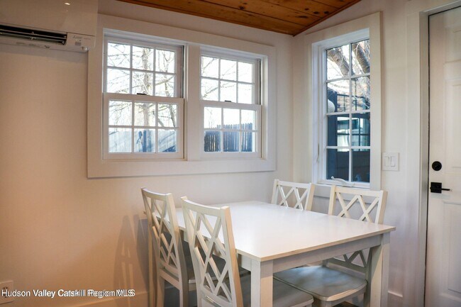 Building Photo - 18 Rock City Rd