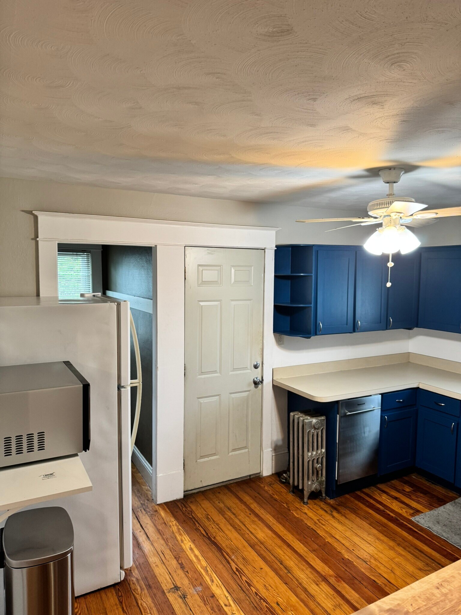 Kitchen - 122 Powell Ave