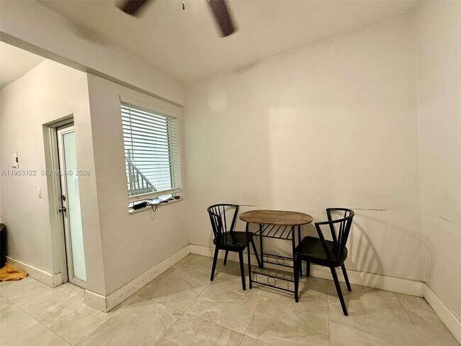 Building Photo - 600 12th St