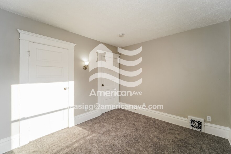 Building Photo - 5326 N 35th St