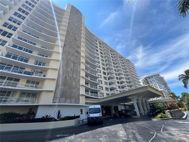 Building Photo - 5600 Collins Ave