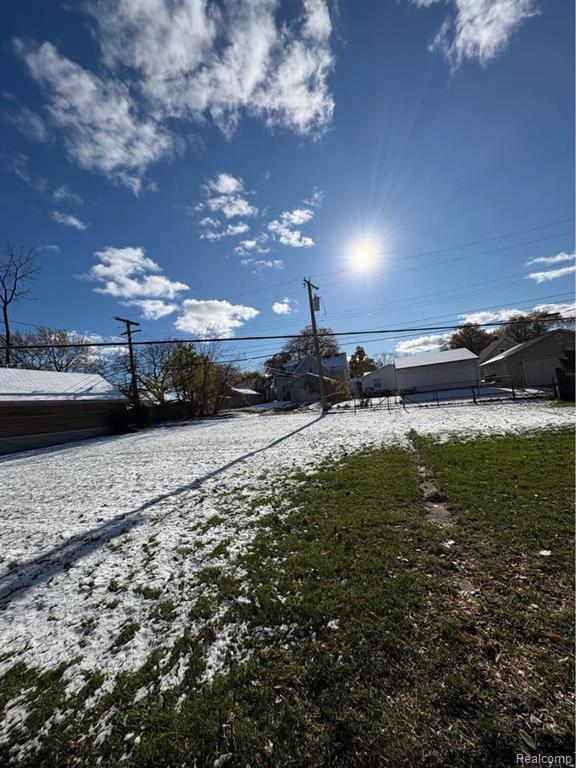 Building Photo - 426 E 4th St