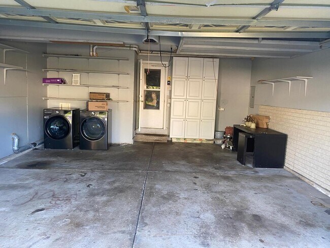 Building Photo - 1102 Southbridge Ln
