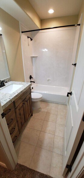 Building Photo - 3080 N CREST DR