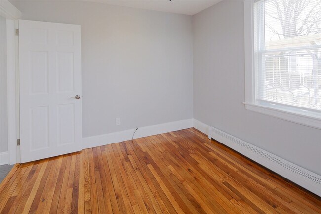 Building Photo - 259 Calvary St