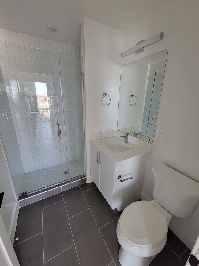 Building Photo - Gorgeous and Affordable Condo