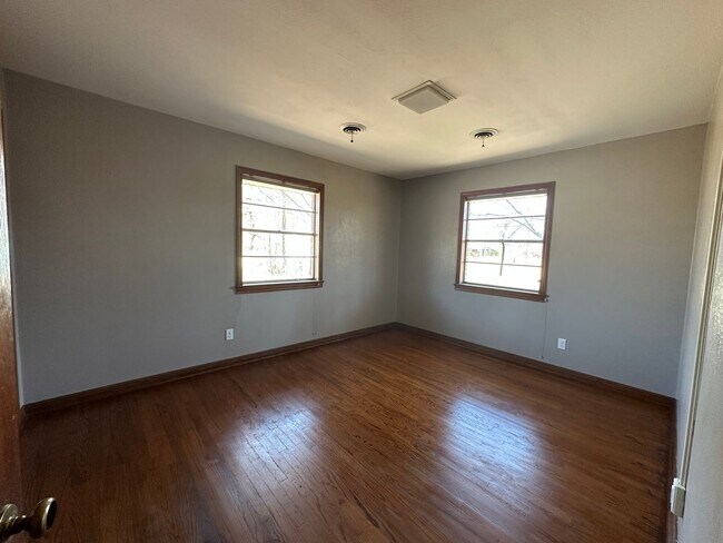 Building Photo - **COMING SOON ON JULY 1ST, 2026** Introducing a charming 3-bedroom, 2.5-bathroom home located in ...