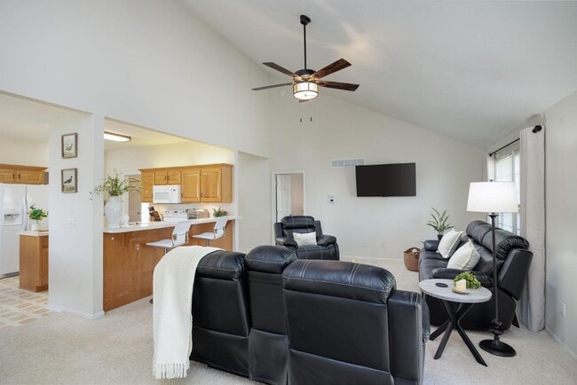 Building Photo - 2216 Berkshire Dr
