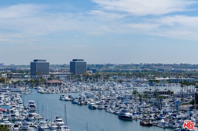 Building Photo - 4267 Marina City Dr