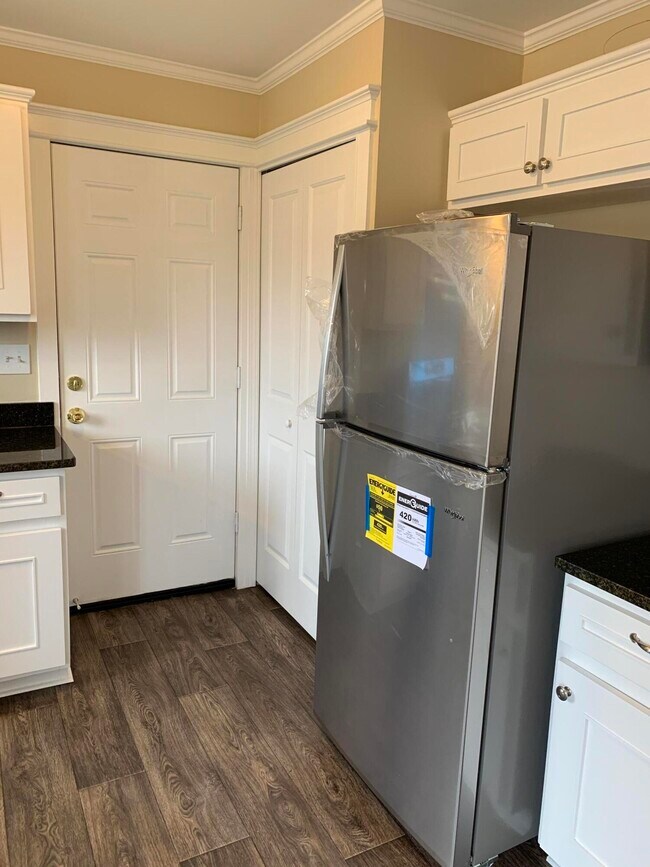 Building Photo - 41427 Larimore Ln