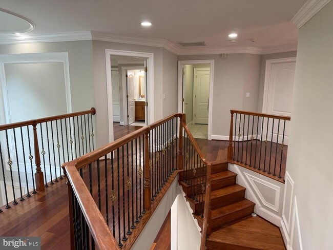 Building Photo - 6529 Fairlawn Dr