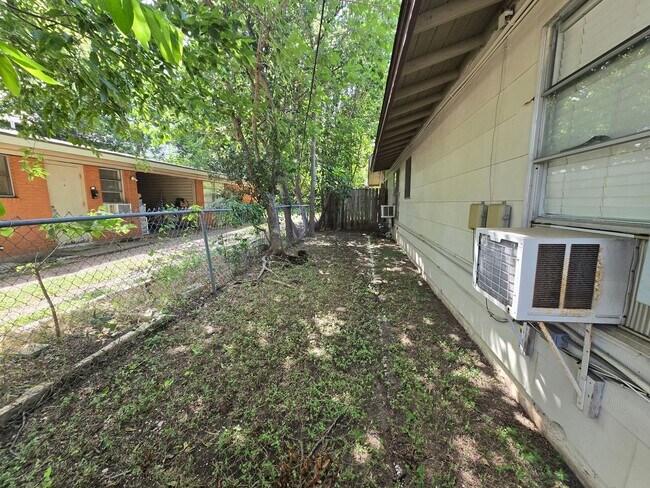 Building Photo - 4708 Red River St