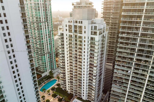 Building Photo - 1050 Brickell Ave