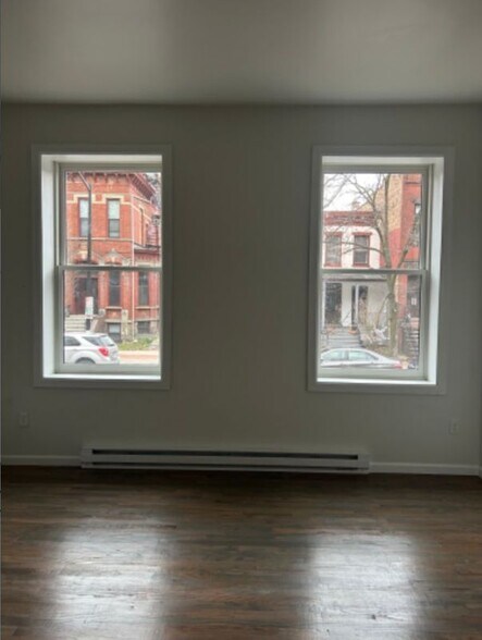 Building Photo - 346 Madison Ave